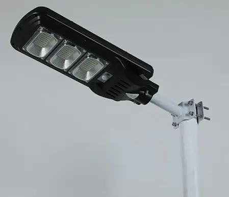 LED світильник консольний на сонячній батареї Gemix 150W 6000К IP65 GE-150, фото 2