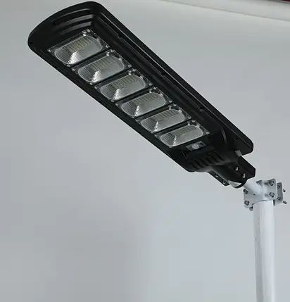 LED світильник консольний на сонячній батареї Gemix 300W 6000К IP65 GE-300, фото 2
