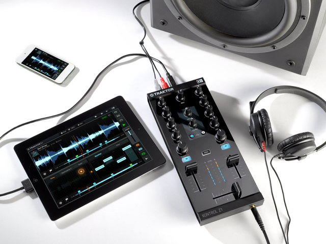 DJ-КОНТРОЛЕР NATIVE INSTRUMENTS TRAKTOR KONTROL Z1