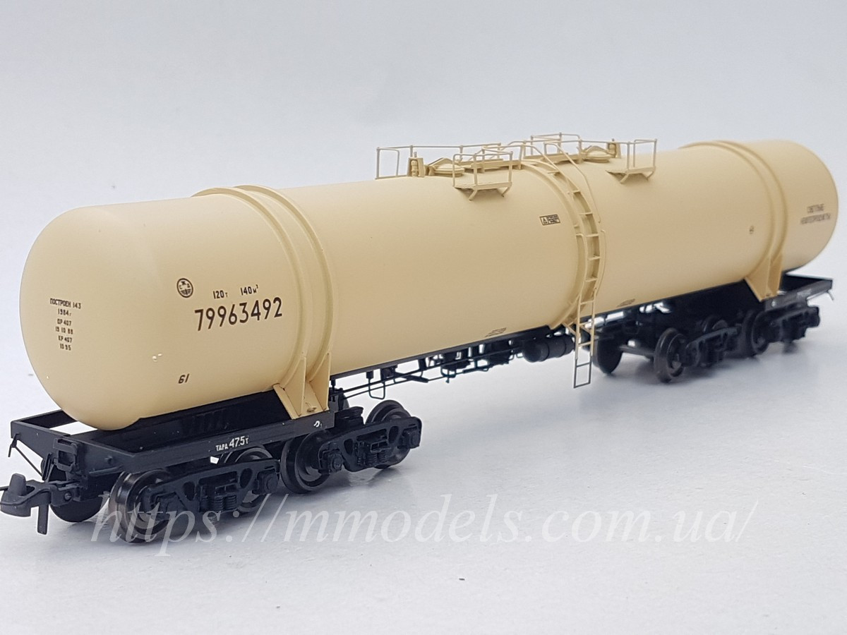 Модель 8-осної цистерни для перевезення світлих нафтопродуктів г/п 120тонн, моделі 15-871, масштабу 1:87, H0, фото 1