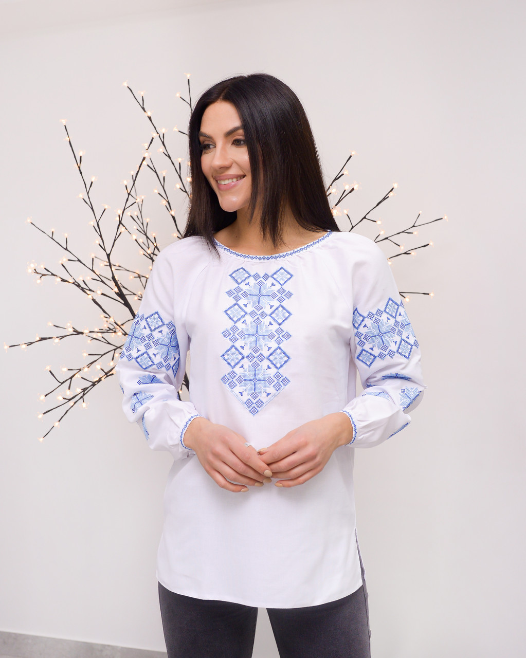 Жіноча вишита блуза "Наталка" блакитна вишивка, фото 1