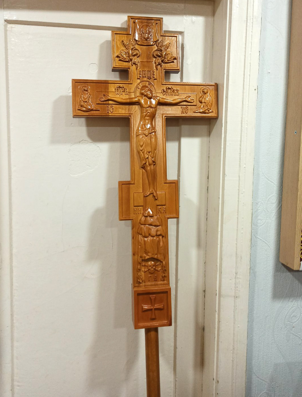 Хрест виносний з вільхи на держаку (пряма перемичка)