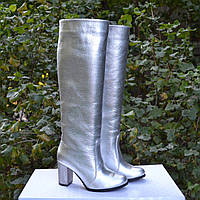 Замшеві чоботи на високих підборах