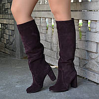 Замшеві чоботи на високих підборах