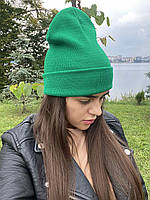 Женская шапка зима/осень в рубчик Зеленая