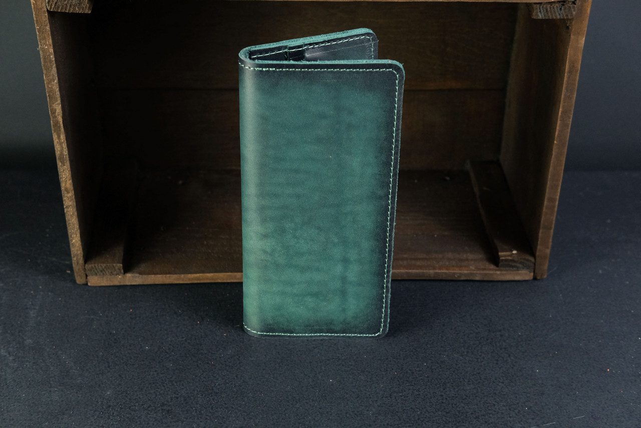 Чоловічий шкіряний гаманець Лонг на 8 карт, натуральна італійська шкіра Краст, колір Зелений