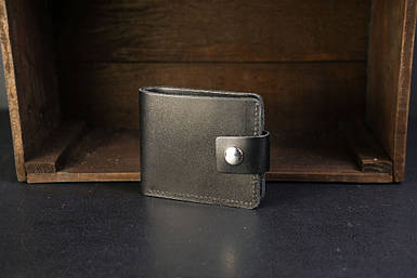 Чоловіче шкіряне портмоне на 6 карт із застібкою, натуральна італійська шкіра Краст, колір Чорний