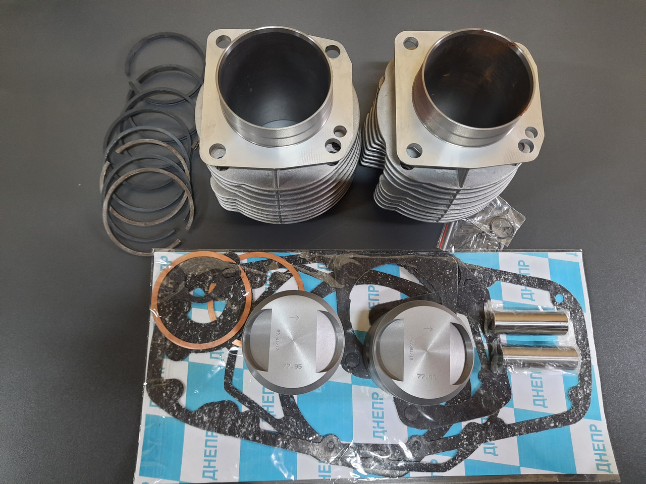 Циліндри в зборі з поршнями та кільцями Алмот МТ Дніпр