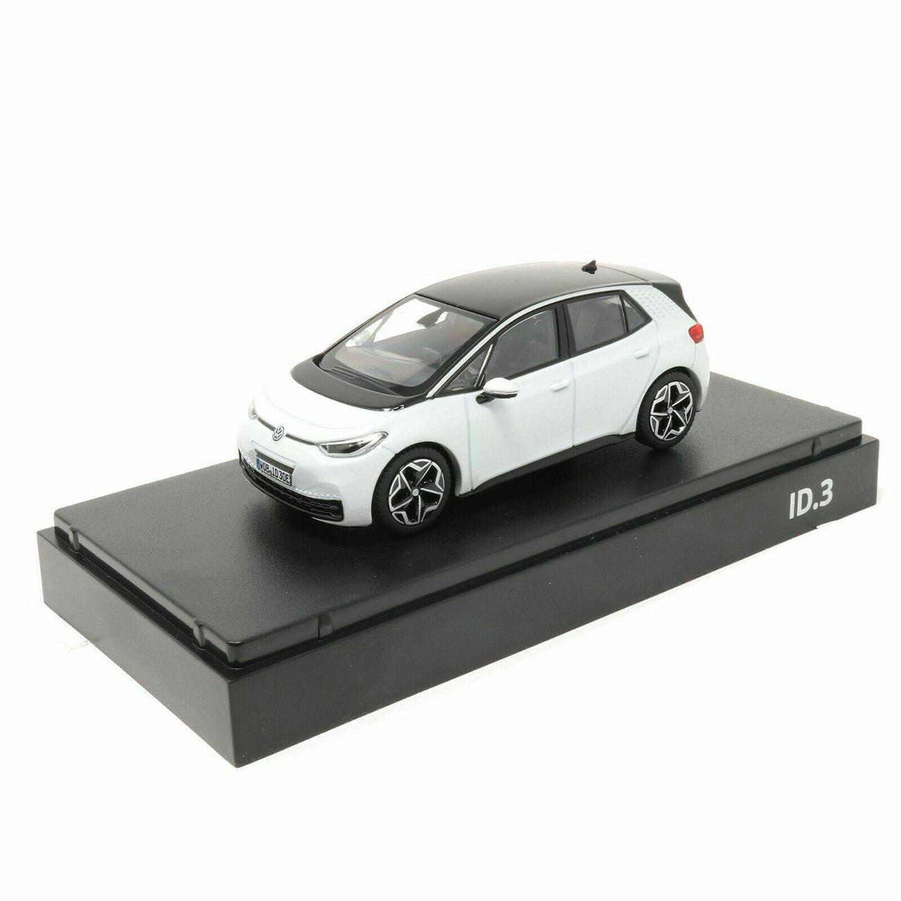 Масштабна модель Volkswagen ID.3, Glacier White, Scale 1:43, артикул 10A099300EK8