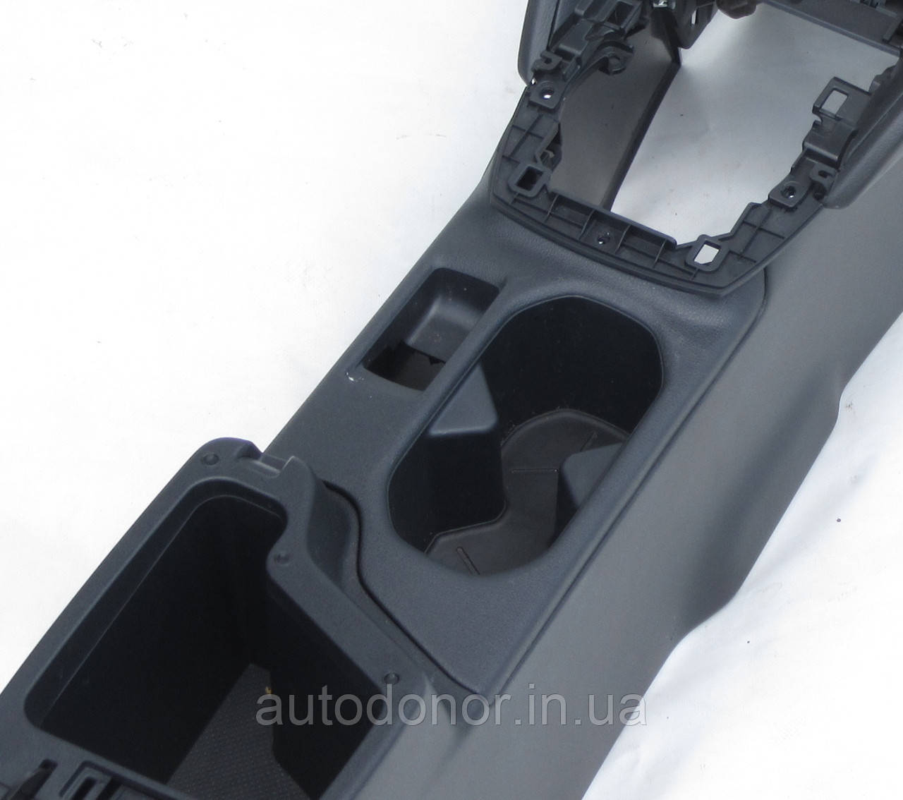 Підсклянник торпедо/ консолі передньої КПП Nissan Leaf ZE1 (18-) 96931-5SA2A