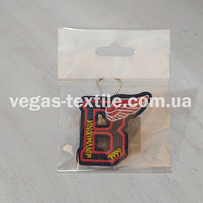 Нашивка на одяг тканинна Буква "B"