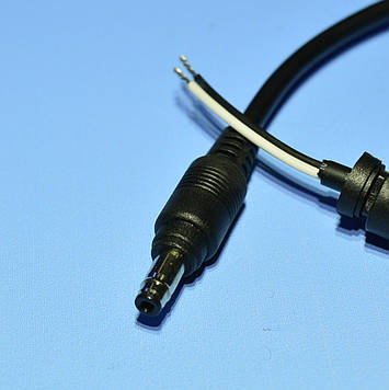 Штекер живлeння 4,75+4.2/1,6 з провод. 18.5V/3.5A прямий KOM0252