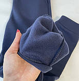 Теплі жіночі штани на флісі Зимові утеплені жіночі штани джогери на манжеті сині, фото 5