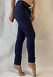 Утеплені штани джогери жіночі на гумці Спортивні штани на флісі жіночі з манжетами світло-сірі, фото 8