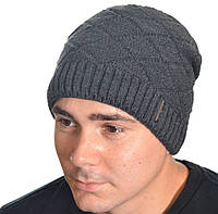 Черная зимняя мужская вязаная шапка на зиму Серый