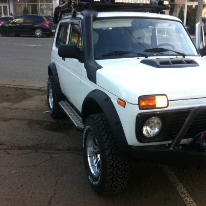 Розширювачі арок не різані арки ВАЗ Lada НІНВА 2121 Розширювачі колісних арок Lada Niva Лаптери на НІВА
