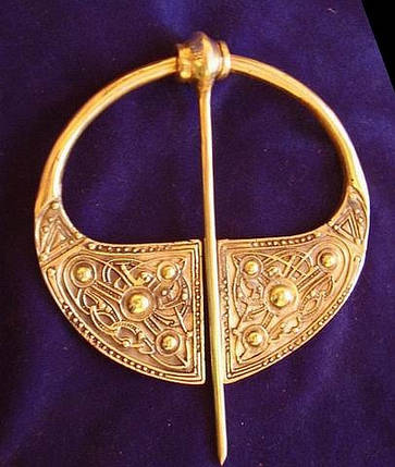 Фібула плащова, Ірландія 6-9 століття, реконструкція., фото 1