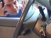 Допоможіть відкрити машину, ключ усередині Дніпропетровск