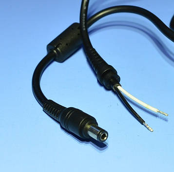 Штекер живлeння 6,3/3,0 прямий з проводом 15V/8A KOM0251