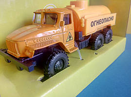 Іграшка вантажівка Урал спецавто кран самоскид бензовоз бортовий пожежний горгаз автовишка