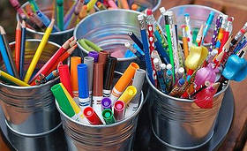 Ручки, олівці, фломастери, фарби дитячі