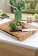 Торцевая разделочная доска из ясеня с гастроемкостью размером 30х40 см