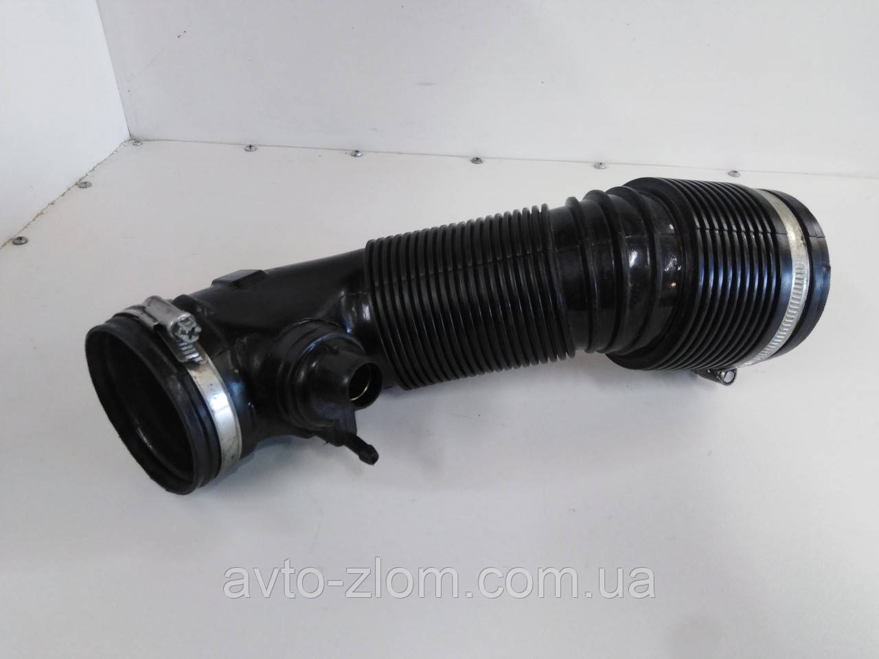 Патрубок подачі повітря Volkswagen Golf 4, Bora, Гольф 4, Бора 1,6. 1J0129684CG., фото 1