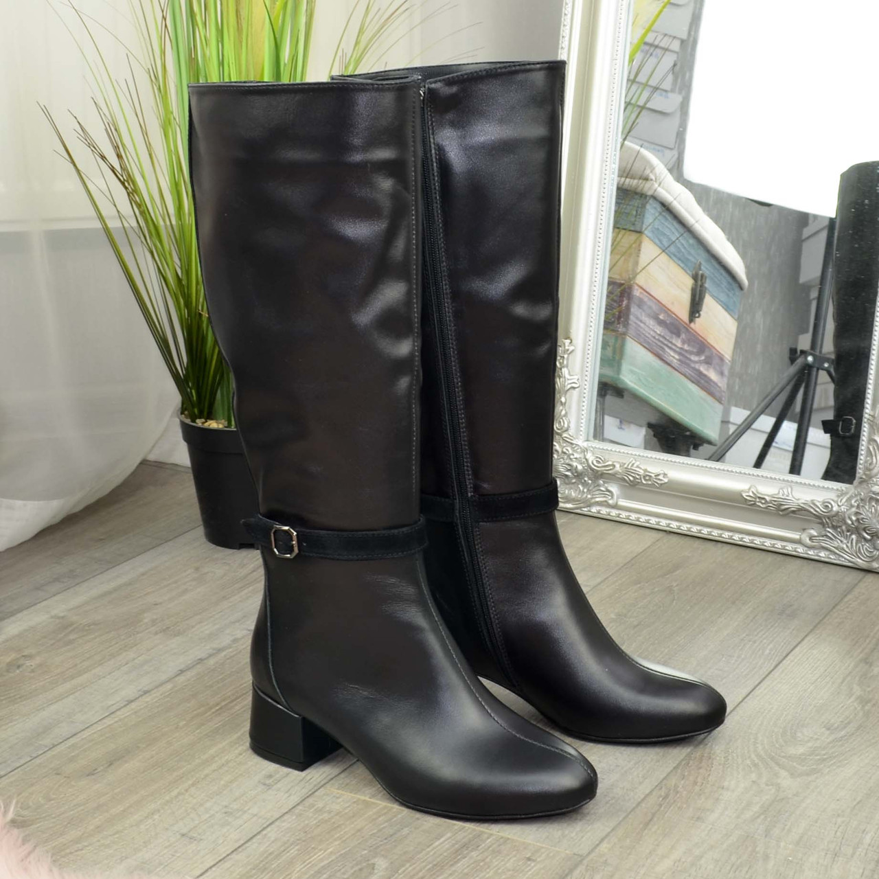 Чоботи жіночі на маленькому підборах, колір чорний, фото 1