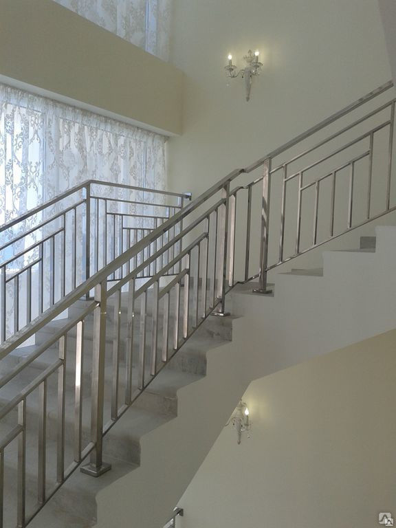 Перила з неіржавкої сталі, вертикальний поруч із квадратними ригелями