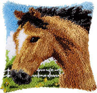 Набор для вышивания подушки (ковроткачество) Vervaco Stallion "Лошадь"
