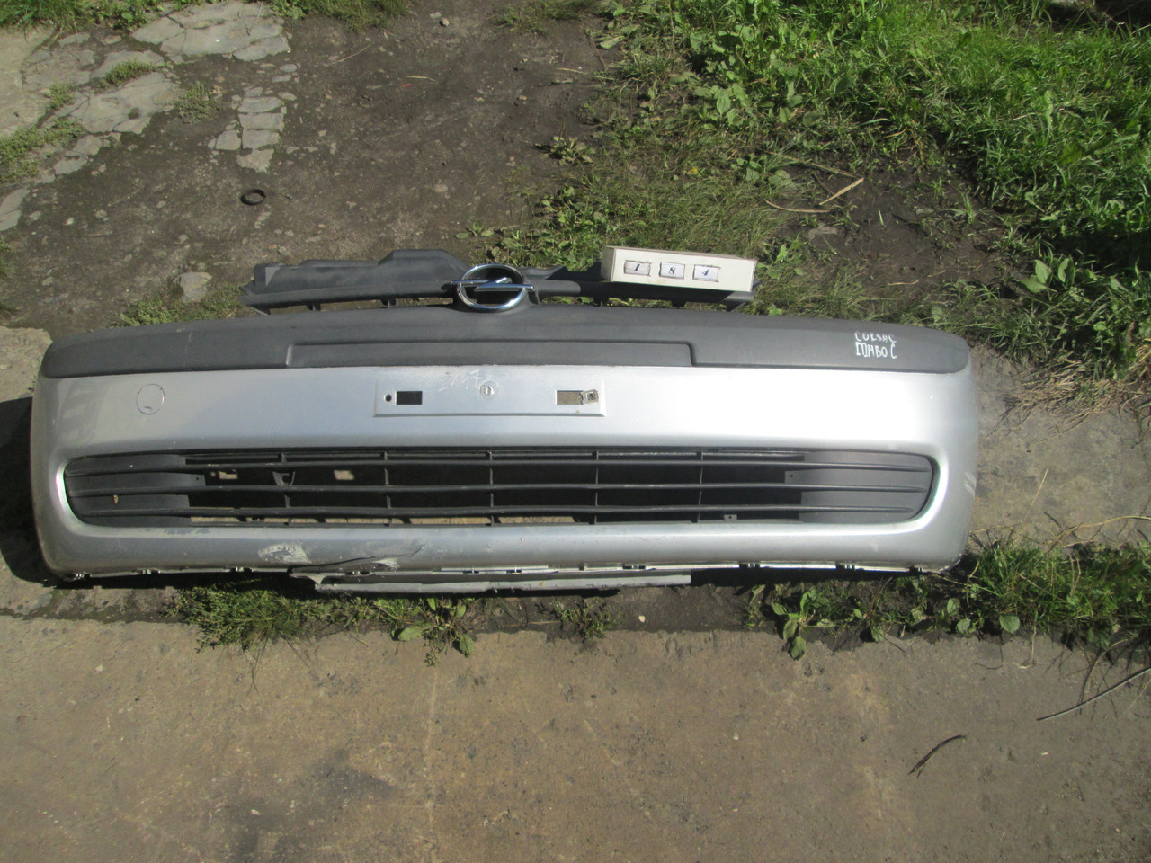 No184 Б/в Бампер передній 1400231 для Opel Combo C Corsa C 2001-2011(Дефект), фото 1