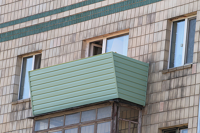 Остекление балконов с крышей - фото 3 - id-p18658758