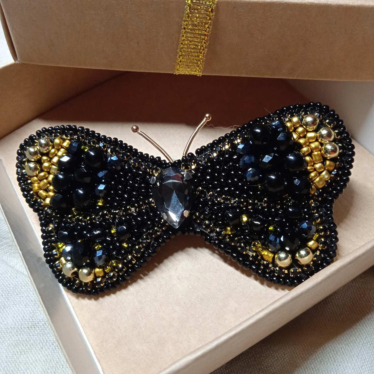 Прикраса ручної роботи брошка "Метелик"