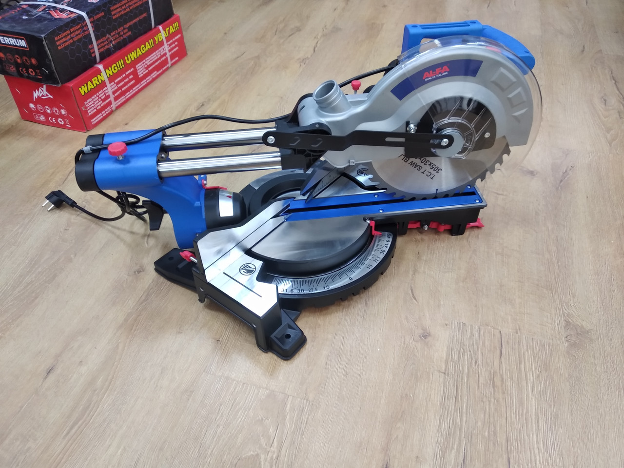 Торцювальна пила Al-FA ALCM-305i