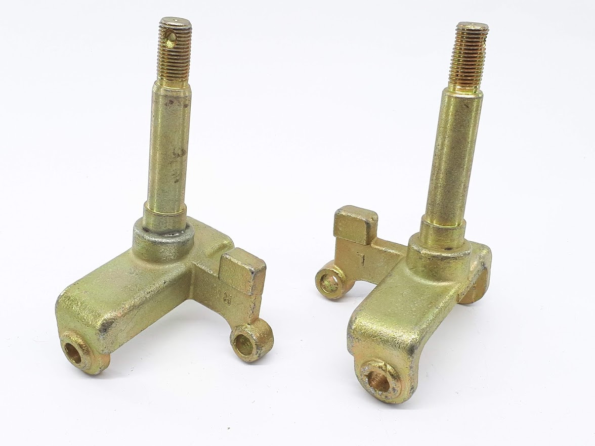 Цапфа поворотний кулак квадроцикла під барабанне гальмо ATV 110 125 правий і лівий вісь 17 мм кріпил 10 мм, фото 1