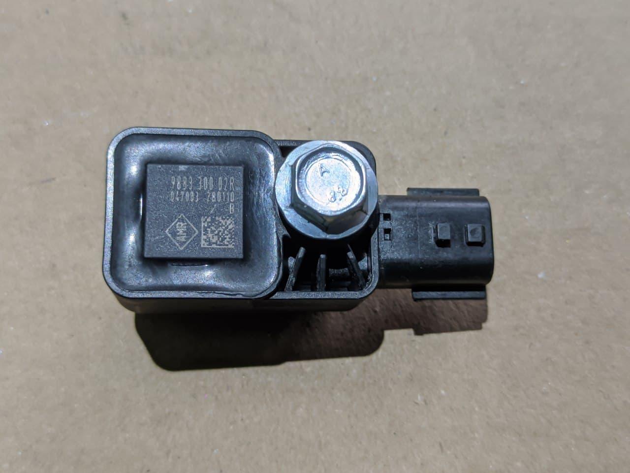 Датчик удару AirBag Renault Megane 3, 2008-2016, 988330002R (Б/У)