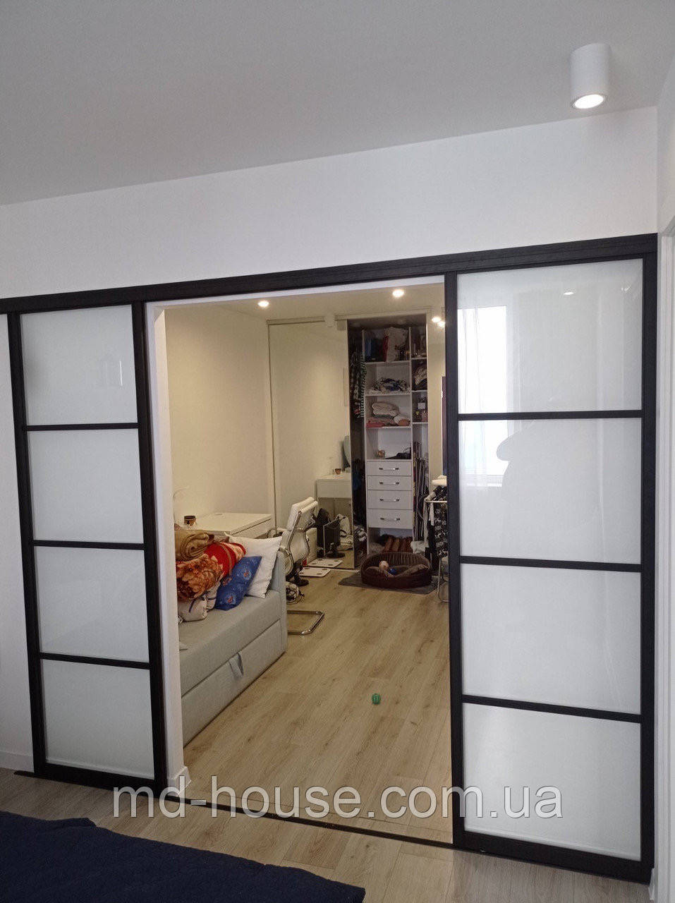 Раздвижные двери в комнату черная рама с прозрачным стеклом на заказ ...