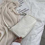 Жіноча класична маленька сумка через плече багет рептилія на ремінці біла, фото 2