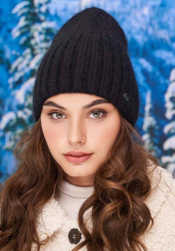 Зимова жіноча шапка-колпак чорний Шанталь 365W