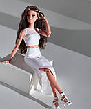 Кукла колекційна Барбі Looks брюнетка з хвилястим волоссям #1 (GTD89), фото 3