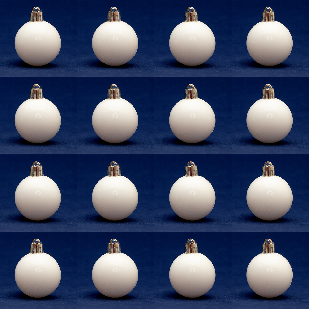 Набір ялинкових іграшок - кулі, 16 шт, D4 см, білий, глянець, пластик (250935), фото 1