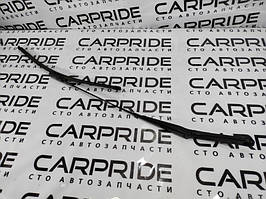 Поводок дворника Audi A5 прав. (б/у)