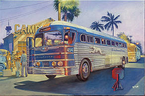 GMC PD3701 Silverside Bus "Greyhound Lines". Збірна модель автобуса в масштабі 1/35. RODEN 816
