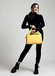 Модна жіноча спортивна сумка жовта з двома ручками і довгим ремінцем через плече, матова еко-шкіра, фото 4