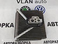 Випаровувач кондиціонера 561820103 VW Б 7 USA 2,5б