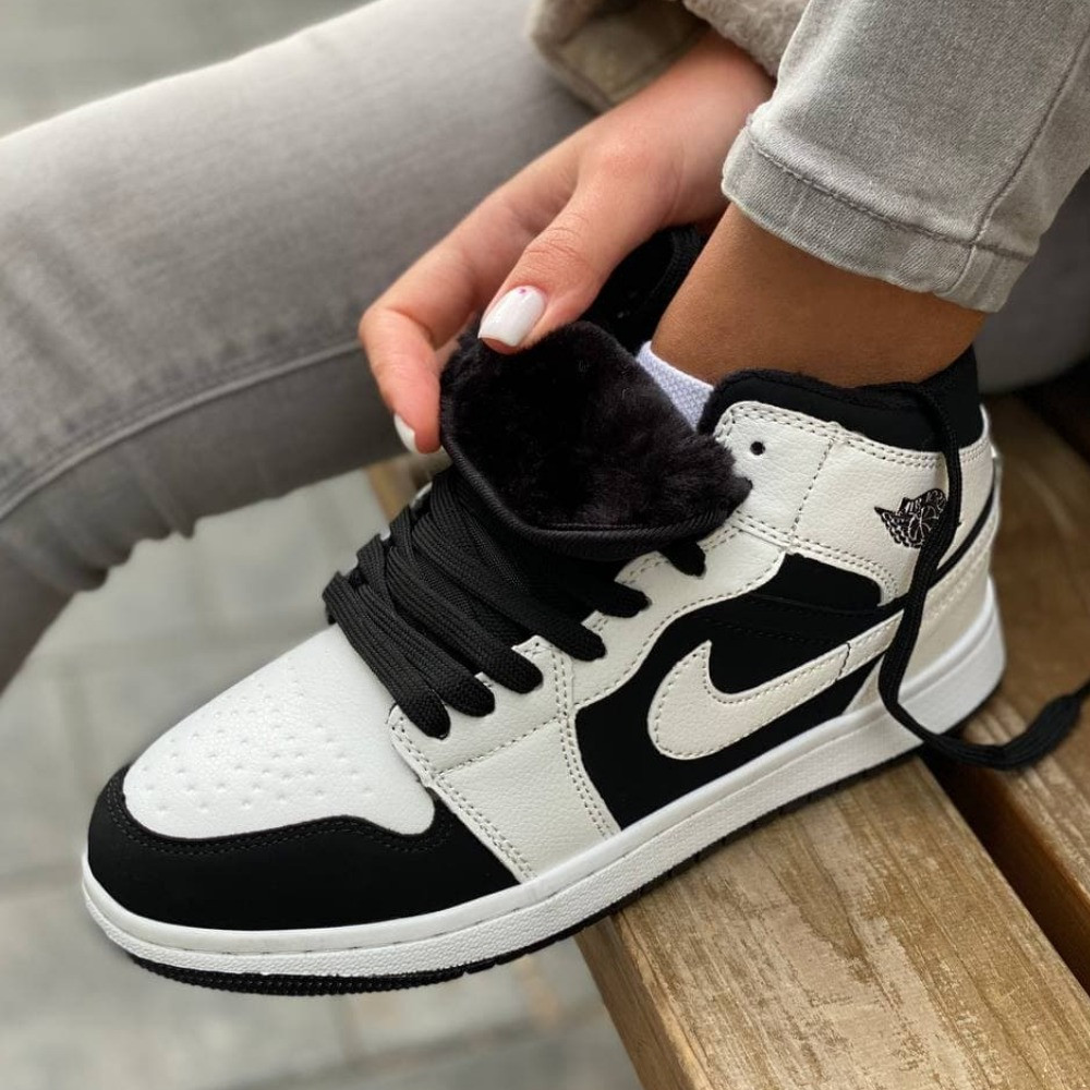 Кросівки зимові жіночі Nike Air Jordan чорно-білі шкіряні найк аїр джордан на хутрі