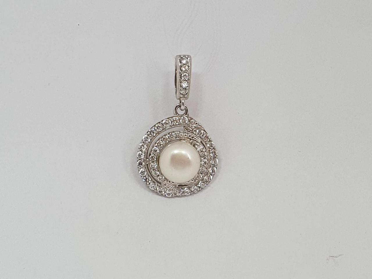 Срібна підвіска з перлами і фіанітами.   П00308Б