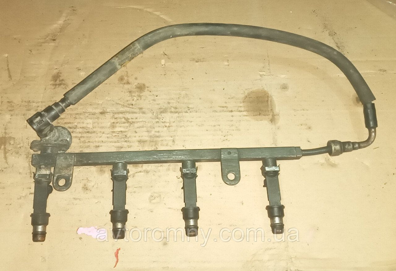 Рампа + паливні форсунки 4шт Chevrolet Шевроле Daewoo Lanos Део Ланос ...