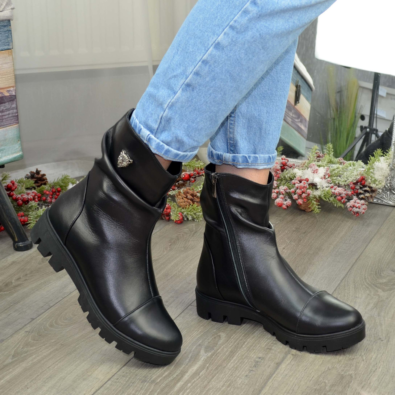 Черевики жіночі на тракторній підошві, натуральна чорна шкіра, фото 1