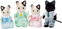 Фігурки Сильваниан Фэмилис Сім'я котиків Sylvanian Families CalicoCritters Tuxedo Cat Family CC1472